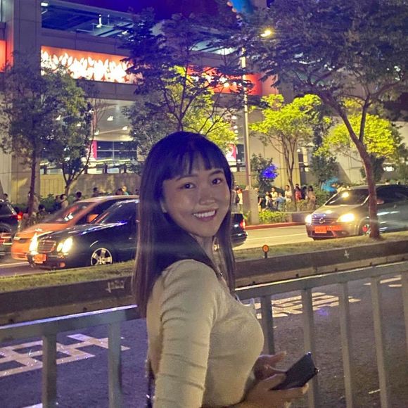 Meet your Posher, Natalie - Picture 1 of 1